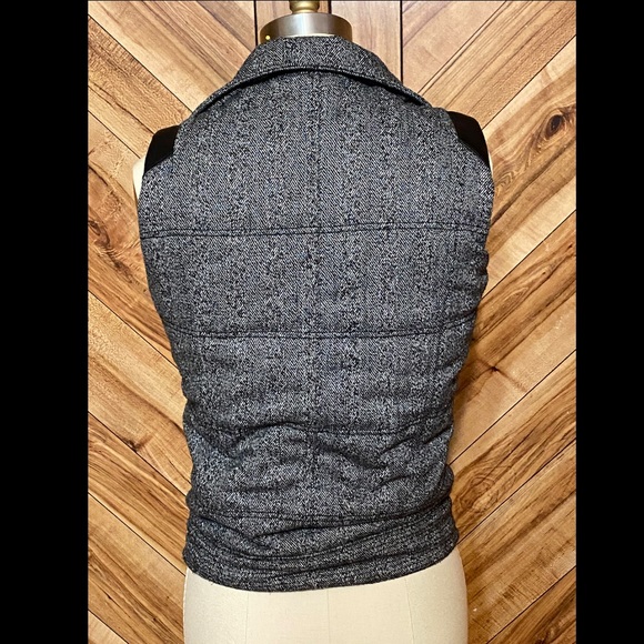 Tractr Herringbone Tweed Puffer Vest - Picture 3 of 3